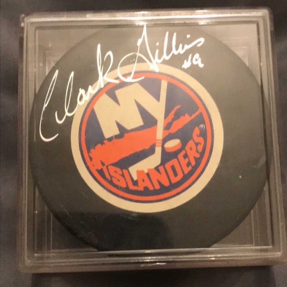 Clark Gillies official NHL signed Islanders puck